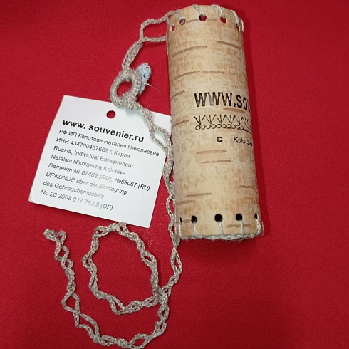 Изделия из бересты для украшения интерьера: оберег «Игольница» Вес: 100 г, высота*диаметр = 80*30 мм. Материал/ Инструмент: береста, льняные нити / крючок. Ручная работа с использованием техники вязания крючком. Цвет: светло-желтый. 