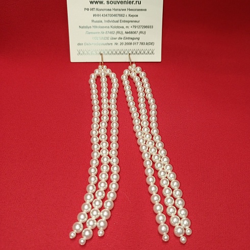 Дизайнерские украшения из "Жемчуг Swarovski elements": серьги «Водопад» из трёх нитей. Вес: 30 г, длина – 110 мм. Материал: "Жемчуг Swarovski elements" диаметр - 3; 5 мм. Цвет: белый.