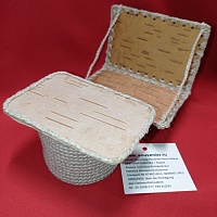 Сувениры из бересты: «Раскладной диван на одной круглой ножке и стол на одной круглой ножке». Диван - вес: 300 г, длина*ширина = 90*60 мм. Стол - вес: 350 г, длина*ширина = 90*60 мм. Материал/ Инструмент: береста, лён